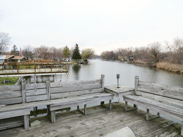 607 Kingston Blvd, Mchenry, IL 60050 photo 2