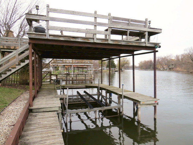 607 Kingston Blvd, Mchenry, IL 60050 photo 5