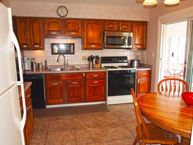 1112 W Sturbridge Dr, Hoffman Estates, IL 60192 photo 7