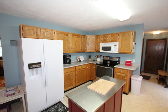 249 E 6th St, Herscher, IL 60941 photo 8
