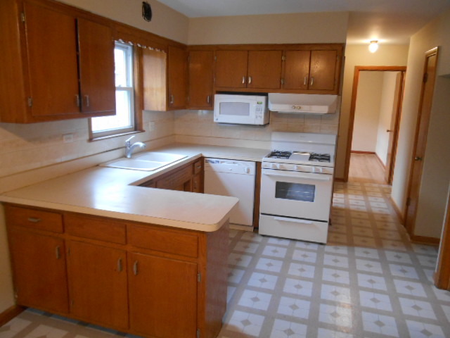 5329 S Millard Ave, Chicago, IL 60632 photo 4