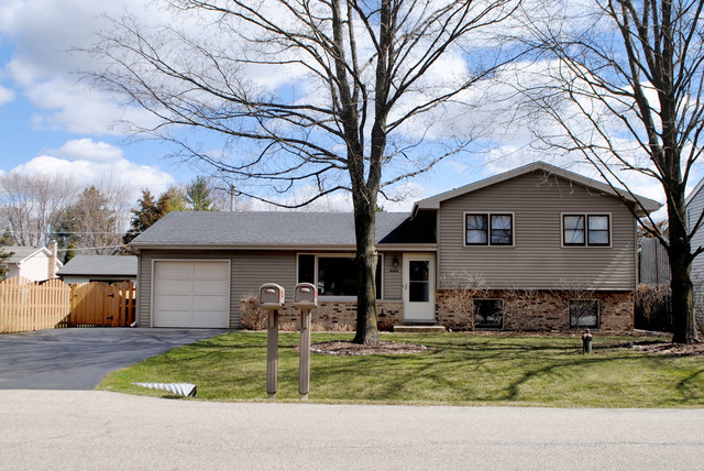 6606 Wander Way, Cary, IL 60013 photo 1