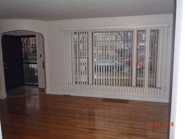 9035 S Merrill Ave, Chicago, IL 60617 photo 4