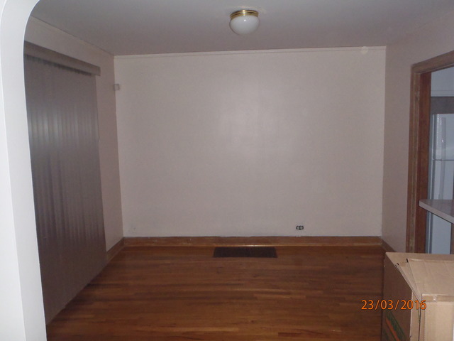 9035 S Merrill Ave, Chicago, IL 60617 photo 5