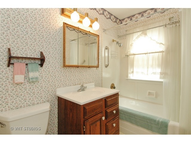 307 Edwards Ave, Dundee, IL 60118 photo 14