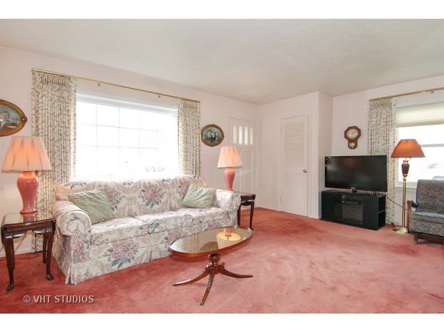 307 Edwards Ave, Dundee, IL 60118 photo 3
