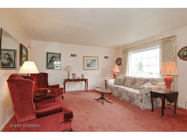307 Edwards Ave, Dundee, IL 60118 photo 2