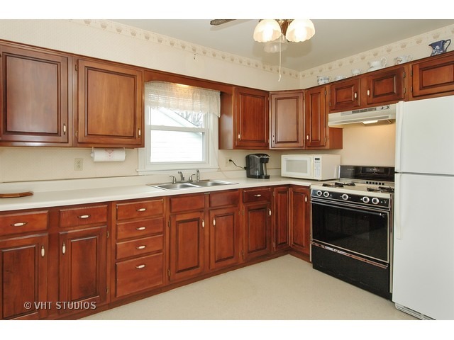 307 Edwards Ave, Dundee, IL 60118 photo 4