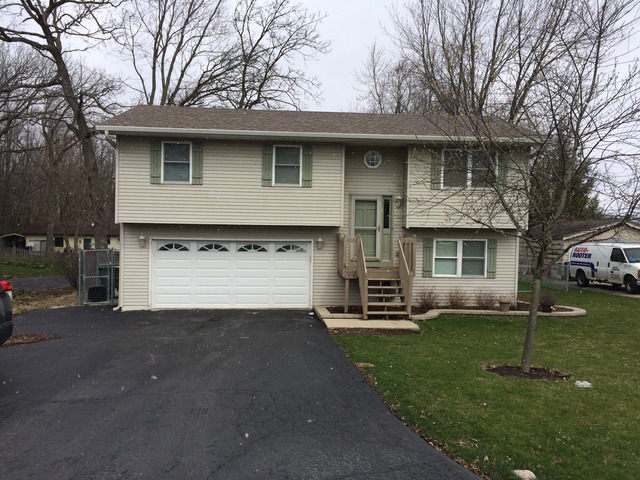 2016 W Oakleaf Dr, Mchenry, IL 60051 photo 2