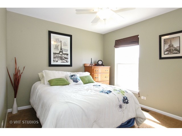 1034 Spinnaker St, Elgin, IL 60123 photo 14