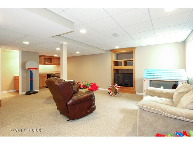 1034 Spinnaker St, Elgin, IL 60123 photo 10