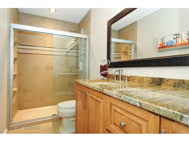 1034 Spinnaker St, Elgin, IL 60123 photo 17