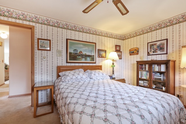 16 W540 Hillside Ln, Willowbrook, IL 60527 photo 8