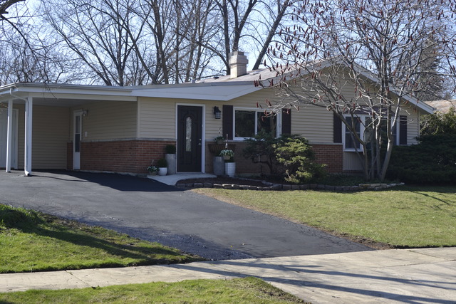140 Pleasant St, Hoffman Estates, IL 60169 photo 2