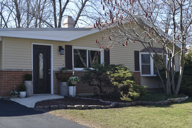 140 Pleasant St, Hoffman Estates, IL 60169 photo 1