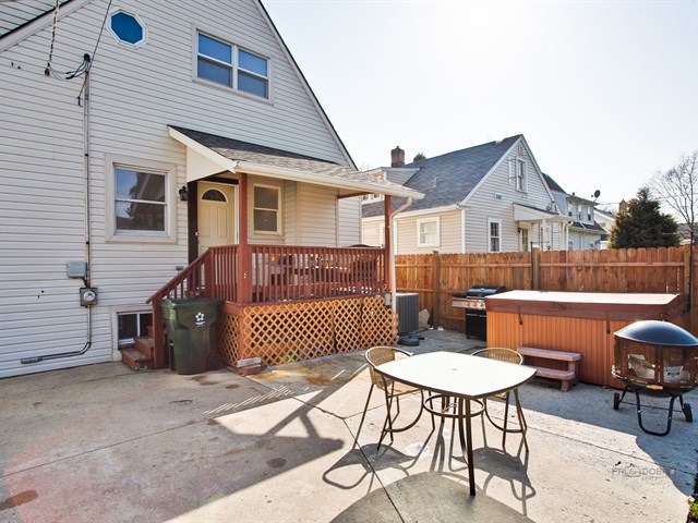 1718 E Algonquin Rd, Des Plaines, IL 60016 photo 14