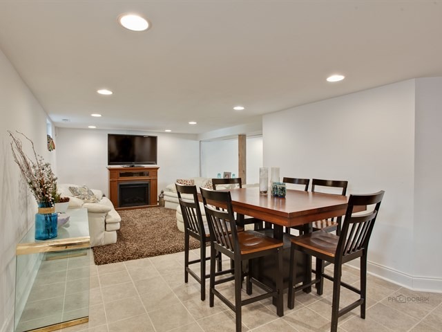 1718 E Algonquin Rd, Des Plaines, IL 60016 photo 22
