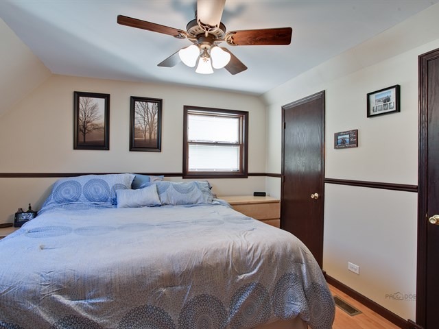 1718 E Algonquin Rd, Des Plaines, IL 60016 photo 25