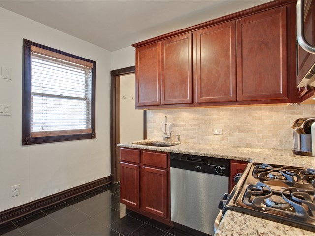 1718 E Algonquin Rd, Des Plaines, IL 60016 photo 3