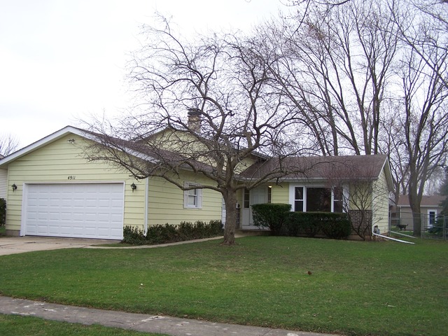 4911 Pyndale Dr, Mchenry, IL 60050 photo 1