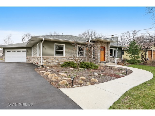 617 Elm St, Wheaton, IL 60189 photo 1