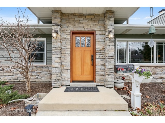 617 Elm St, Wheaton, IL 60189 photo 3