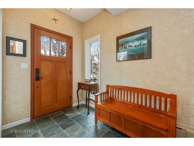 617 Elm St, Wheaton, IL 60189 photo 4