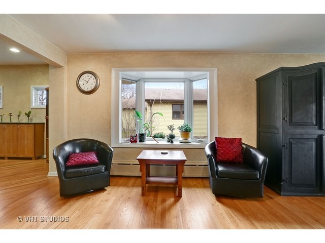 617 Elm St, Wheaton, IL 60189 photo 9