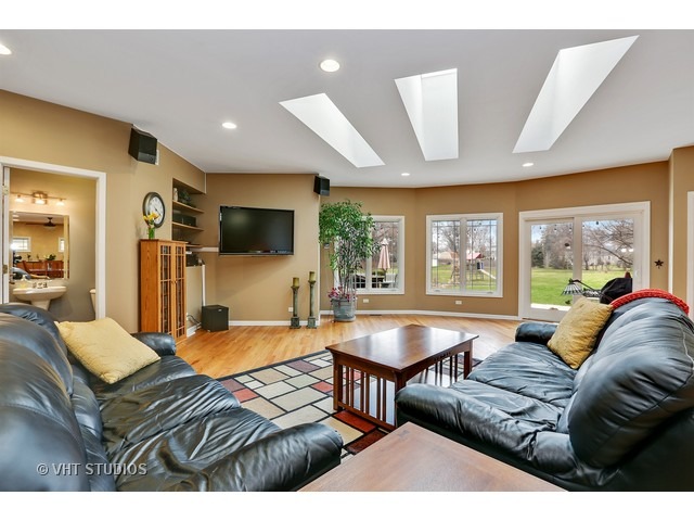 617 Elm St, Wheaton, IL 60189 photo 11