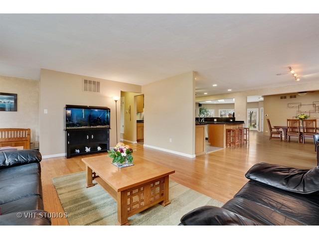 617 Elm St, Wheaton, IL 60189 photo 6