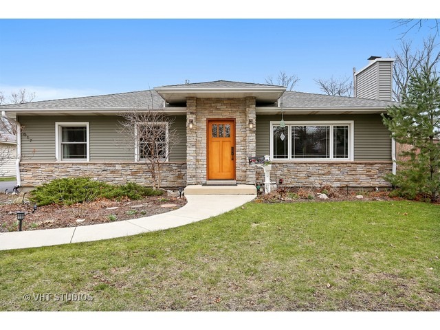 617 Elm St, Wheaton, IL 60189 photo 2