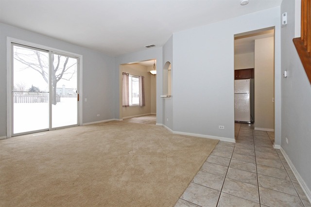 853 Mesa Dr, Elgin, IL 60123 photo 4