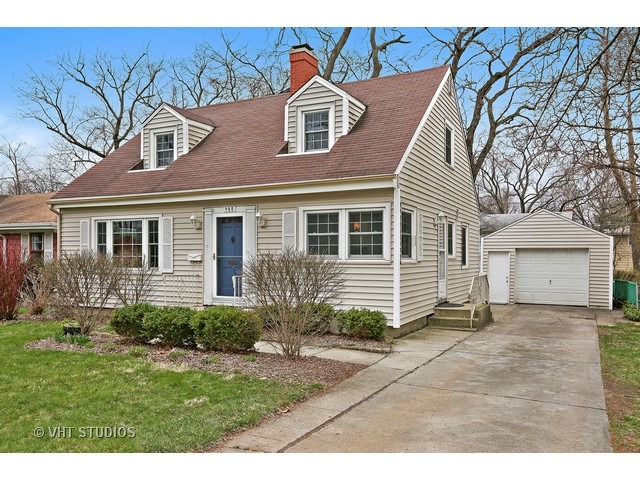908 Stoddard Ave, Wheaton, IL 60187 photo 1