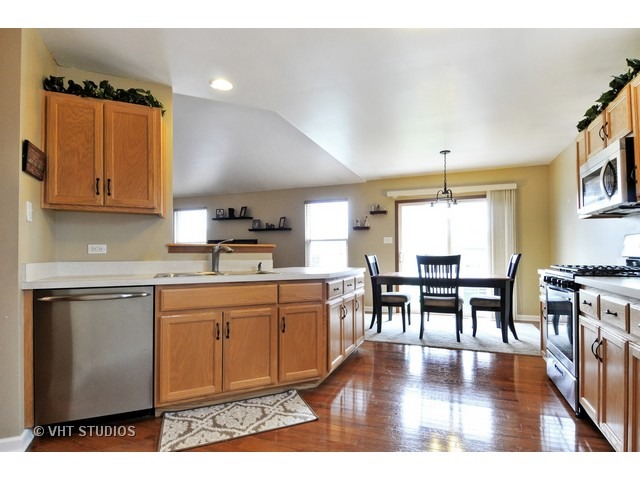 4703 Osprey Ln, Plainfield, IL 60586 photo 3