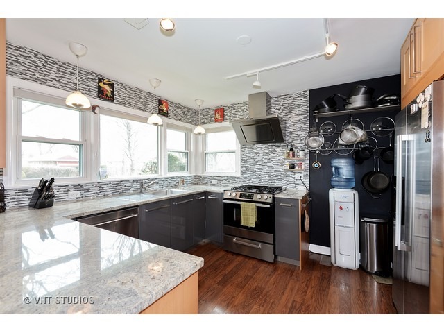 1220 Pitner Ave, Evanston, IL 60202 photo 3
