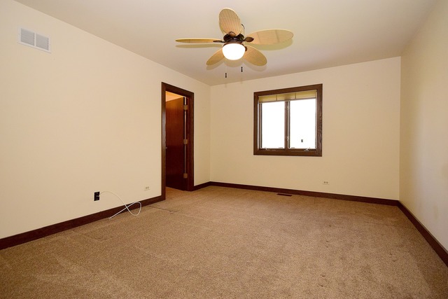 531 Ridgemoor Dr, Willowbrook, IL 60527 photo 15
