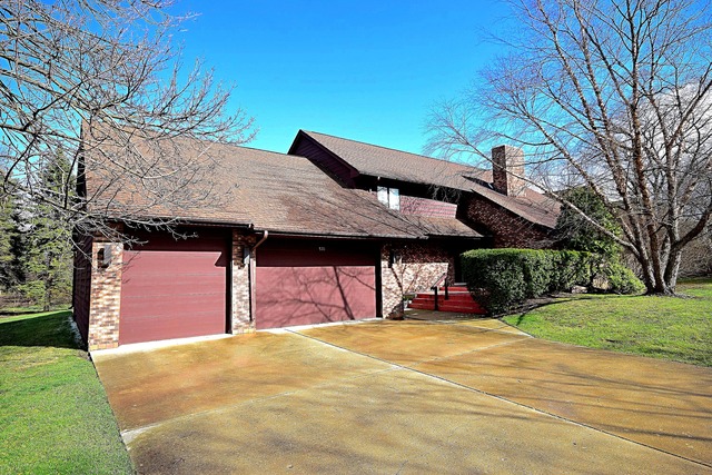 531 Ridgemoor Dr, Willowbrook, IL 60527 photo 2