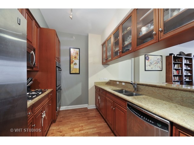 233 E 13th St #403, Chicago, IL 60605 photo 4
