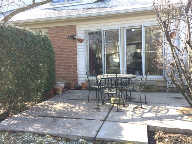 1301 Cheswick Ct, Wheeling, IL 60090 photo 2