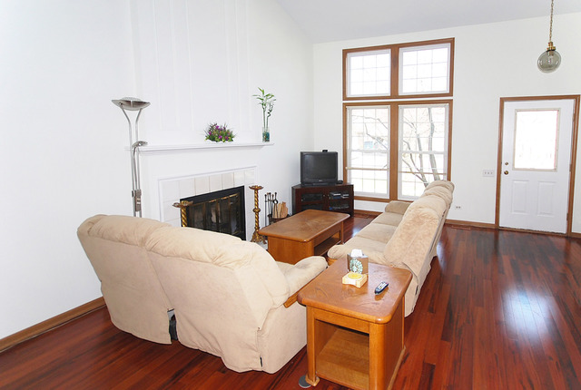 4604 Burnham Dr, Hoffman Estates, IL 60192 photo 4