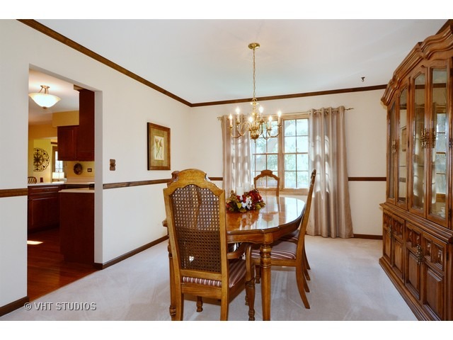 396 Glen Echo Rd, Naperville, IL 60565 photo 4