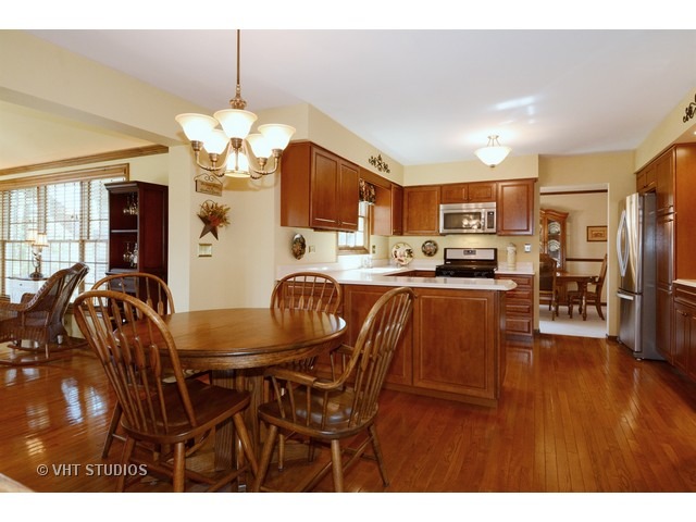 396 Glen Echo Rd, Naperville, IL 60565 photo 7