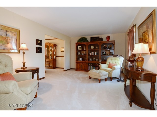 396 Glen Echo Rd, Naperville, IL 60565 photo 3