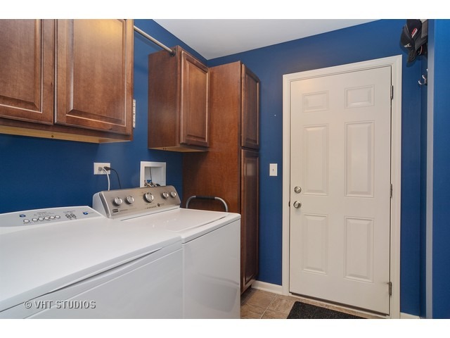 1275 Viola Ln, Round Lake, IL 60073 photo 13
