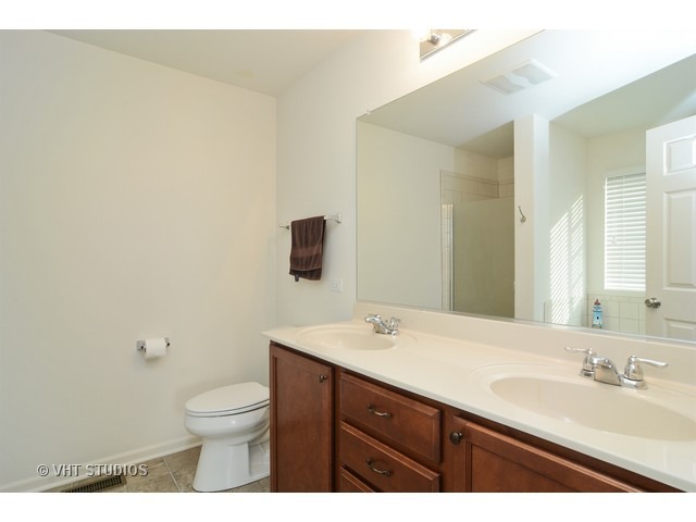 1275 Viola Ln, Round Lake, IL 60073 photo 9