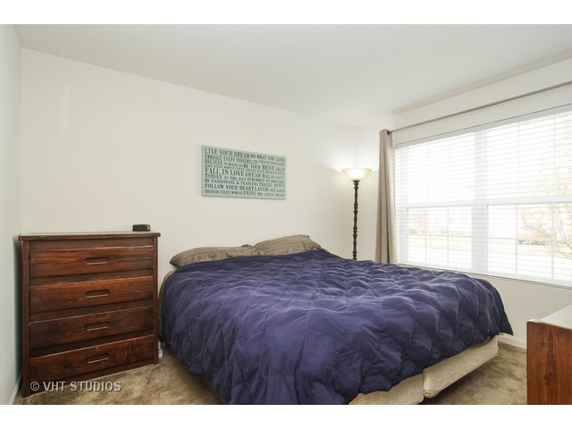 1275 Viola Ln, Round Lake, IL 60073 photo 10