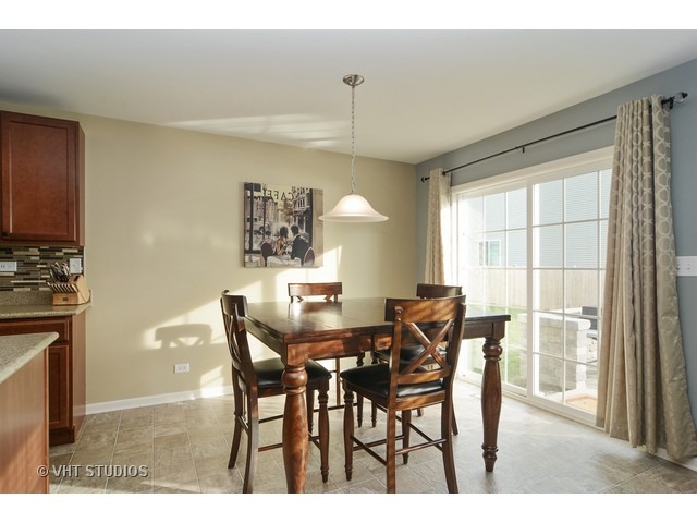1275 Viola Ln, Round Lake, IL 60073 photo 7