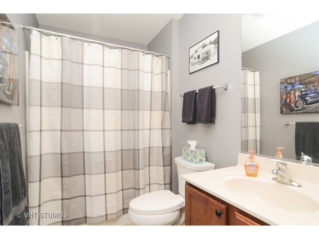 1275 Viola Ln, Round Lake, IL 60073 photo 12