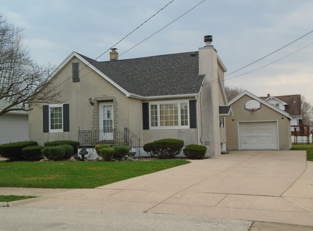 2324 8th St, Peru, IL 61354 photo 1