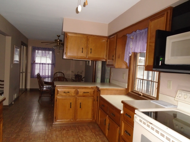 2324 8th St, Peru, IL 61354 photo 5